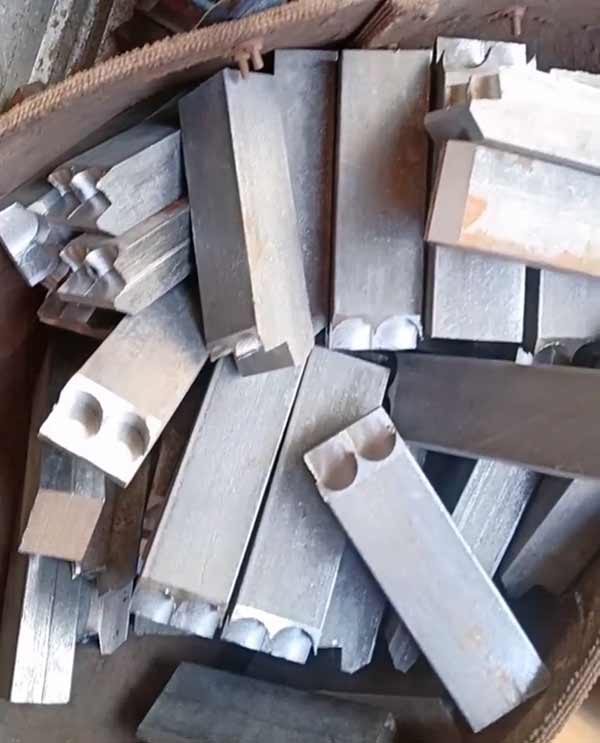 冷拔扁鋼用于車(chē)刀座